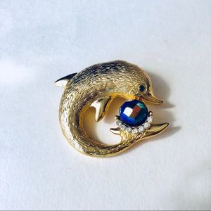 Brand new pin - whale 🐋 brooch 🌏 🎁